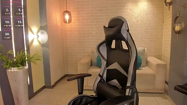 EllaClark online show from October 7, 10:03 pm