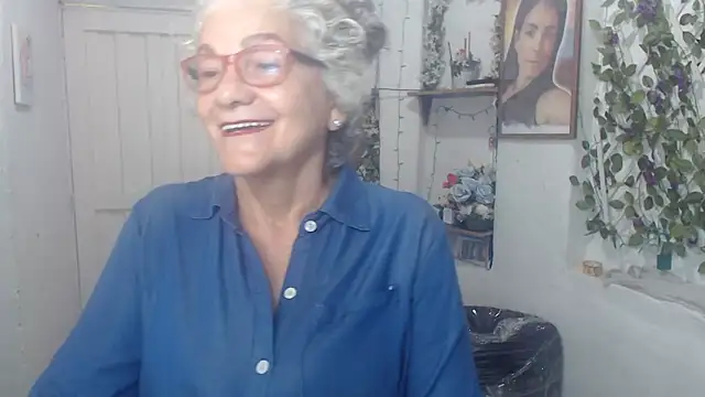 Snapshot of FunnyGrandma chatting on September 29, 11:54 pm FunnyGrandma online show from September 29, 11:54 pm