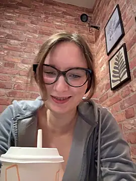 The Snowwhitee online show from December 22, 9:07 pm