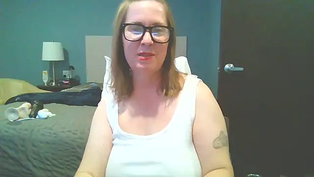 SweetandNaughty1 online show from September 12, 3:51 am