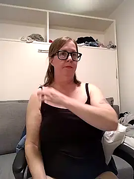 SweetandNaughty1 online show from May 7, 5:01 am