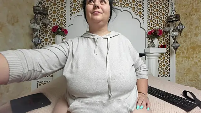 AleshaArabian online show from January 7, 5:11 am