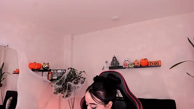 EmmyEvans1 online show from October 16, 8:11 pm