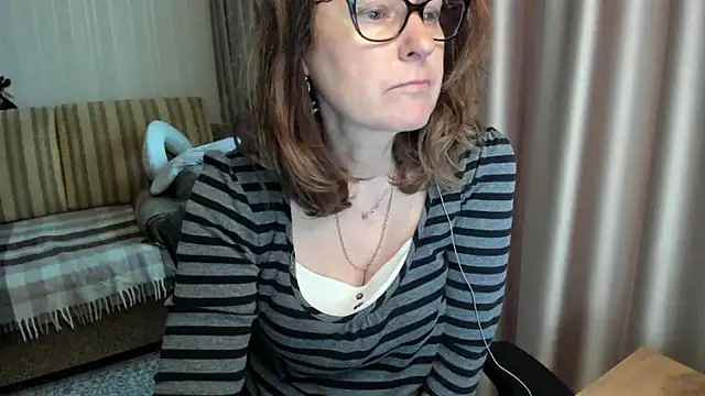 lauraoven online show from June 3, 5:18 pm