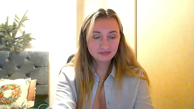 SusanCurt online show from February 1, 8:29 pm