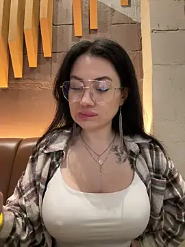 Snapshot of Wet__Bunny chatting on September 20, 6:34 am Wet Bunny online show from September 20, 6:34 am