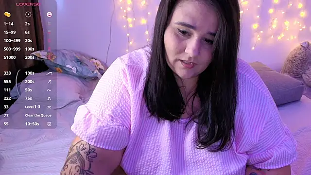 naughtykiss online show from June 3, 9:54 am