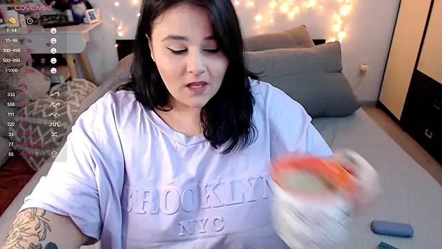 naughtykiss online show from October 19, 4:58 am