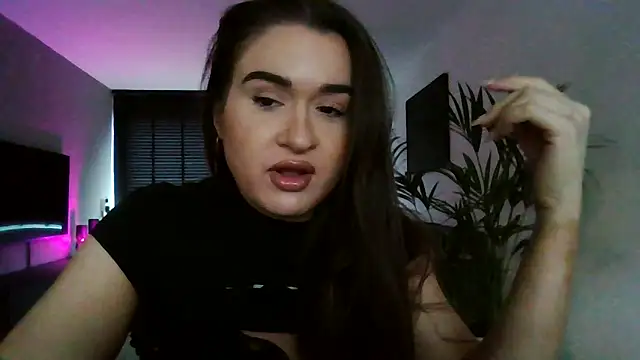 Snapshot of avajade chatting on November 1, 12:53 pm avajade online show from November 1, 12:53 pm