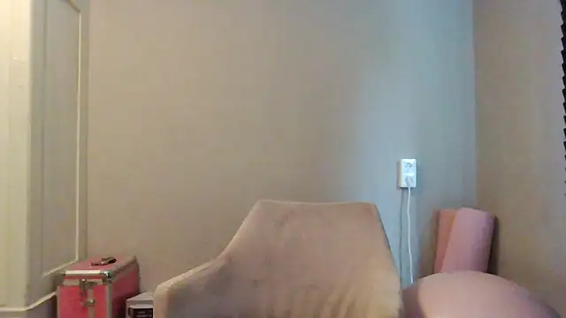 Snapshot of avajade chatting on October 15, 12:08 pm avajade online show from October 15, 12:08 pm