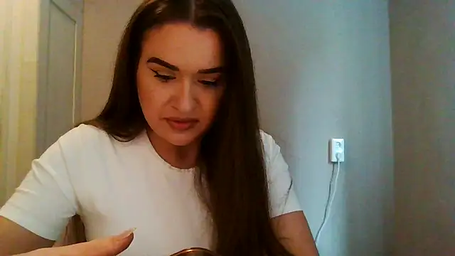 Snapshot of avajade chatting on October 6, 9:15 am avajade online show from October 6, 9:15 am