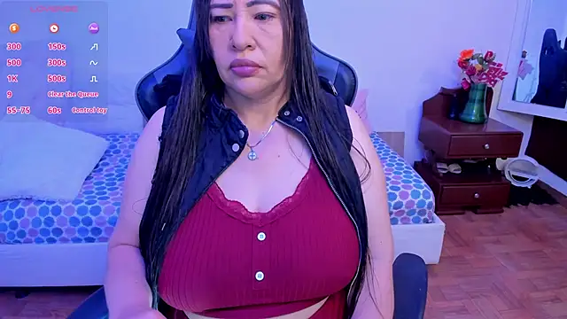 Snapshot of esmeralda_milf chatting on October 17, 12:19 pm esmeralda milf online show from October 17, 12:19 pm