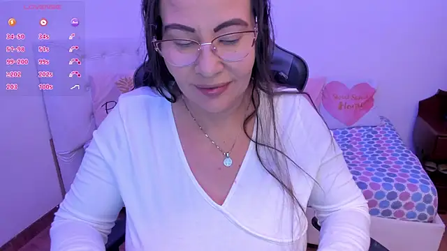 Snapshot of esmeralda_milf chatting on October 23, 8:59 pm esmeralda milf online show from October 23, 8:59 pm