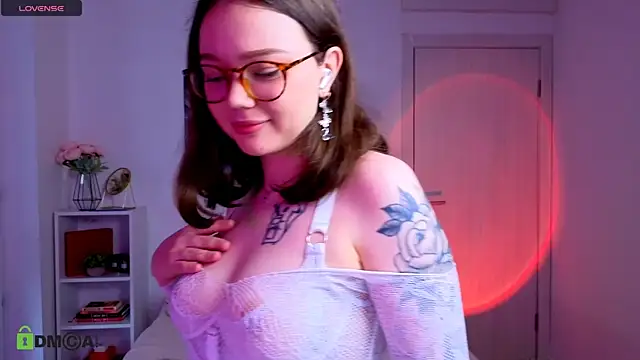 Snapshot of MilenaSaint chatting on September 22, 6:34 am MilenaSaint online show from September 22, 6:34 am