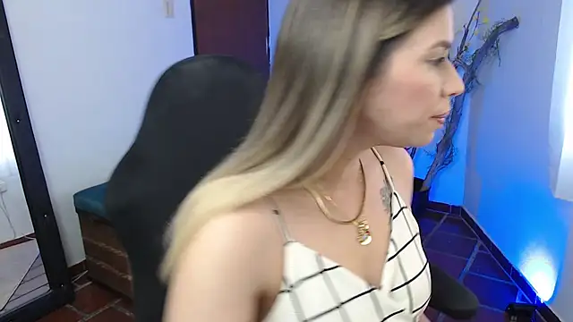 Snapshot of ms_sofia_x chatting on September 13, 4:37 pm ms sofia x online show from September 13, 4:37 pm