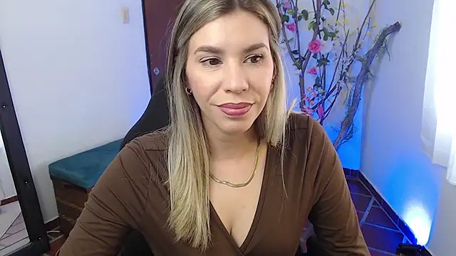 Snapshot of ms_sofia_x chatting on October 16, 4:31 pm ms sofia x online show from October 16, 4:31 pm