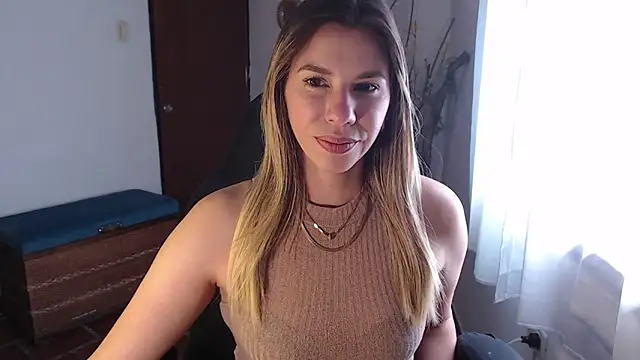 Snapshot of ms_sofia_x chatting on September 26, 6:05 pm ms sofia x online show from September 26, 6:05 pm