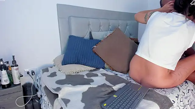 Idaly Johnson online show from January 8, 3:10 am