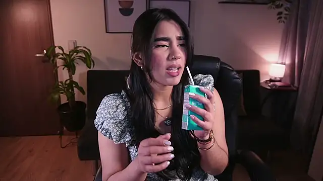 Isabella dior online show from April 8, 6:43 pm