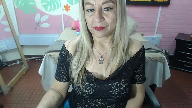 Snapshot of ZAMANTHA chatting on October 4, 7:18 pm ZAMANTHA online show from October 4, 7:18 pm