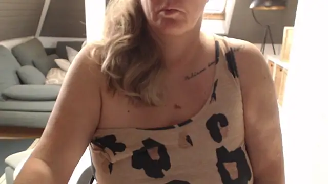 KimMitchelli online show from March 18, 6:51 am