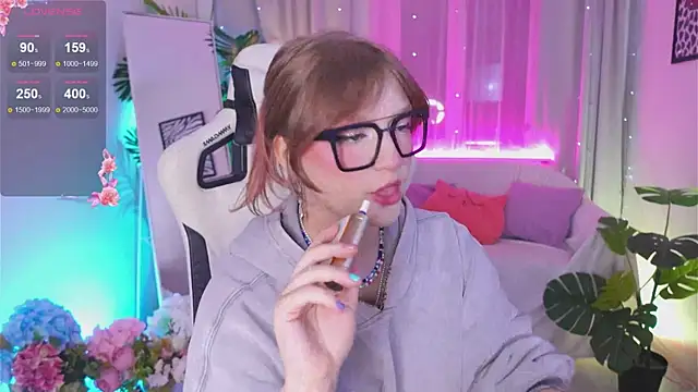 Snapshot of Crazy_Wine chatting on September 19, 10:20 pm Crazy Wine online show from September 19, 10:20 pm