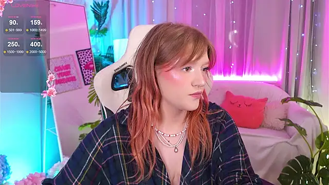 Snapshot of Crazy_Wine chatting on October 1, 9:20 pm Crazy Wine online show from October 1, 9:20 pm