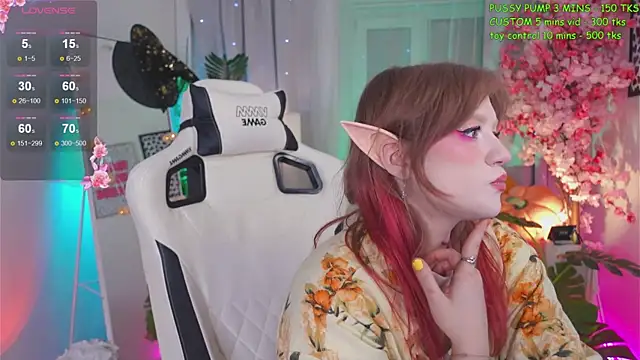 Snapshot of Crazy_Wine chatting on October 28, 11:09 pm Crazy Wine online show from October 28, 11:09 pm