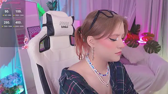 Snapshot of Crazy_Wine chatting on September 28, 12:39 am Crazy Wine online show from September 28, 12:39 am