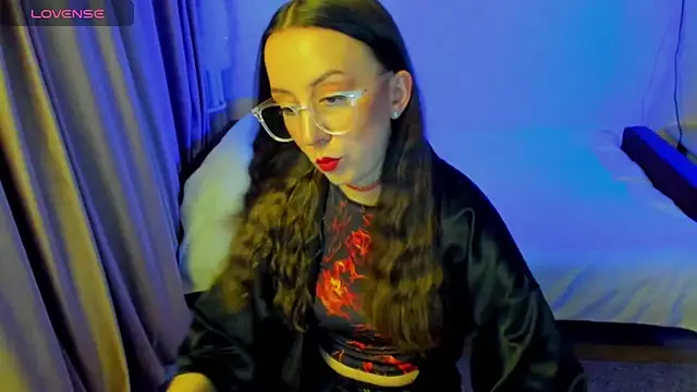 CurlySteph online show from April 30, 7:19 pm