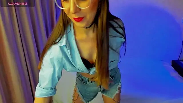 CurlySteph online show from April 8, 8:11 pm