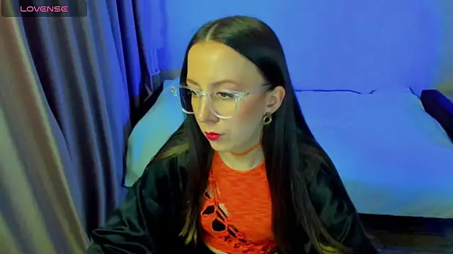 CurlySteph online show from April 11, 7:06 pm