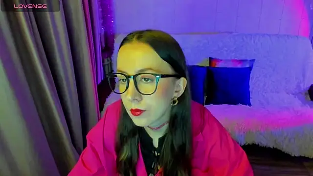 CurlySteph online show from December 19, 4:32 pm