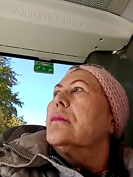 Hottie-Mom online show from October 18, 11:46 am