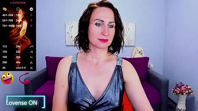 Snapshot of Nia_Smithh chatting on October 8, 12:31 pm Nia Smithh online show from October 8, 12:31 pm