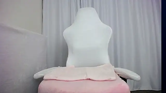 faceless  online show from October 4, 10:54 am