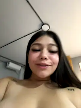 Snapshot of Alyshanon18 chatting on September 21, 11:03 pm Alyshanon18 online show from September 21, 11:03 pm