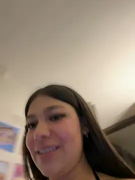 Snapshot of Alyshanon18 chatting on September 25, 10:51 pm Alyshanon18 online show from September 25, 10:51 pm