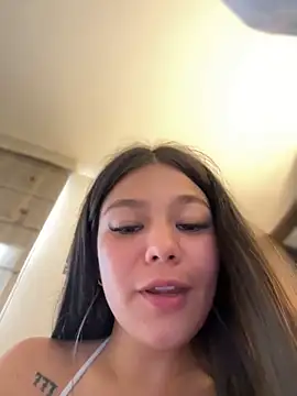 Snapshot of Alyshanon18 chatting on September 16, 8:50 pm Alyshanon18 online show from September 16, 8:50 pm