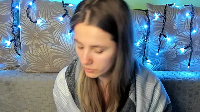 MaggieCake online show from February 26, 2:21 am