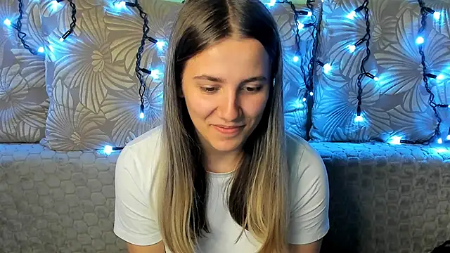 MaggieCake online show from October 26, 3:24 am