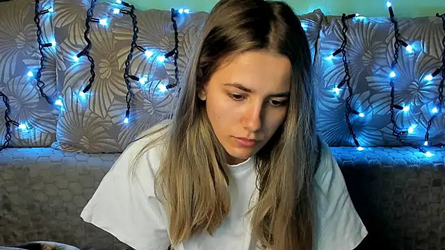 MaggieCake online show from November 10, 5:13 am