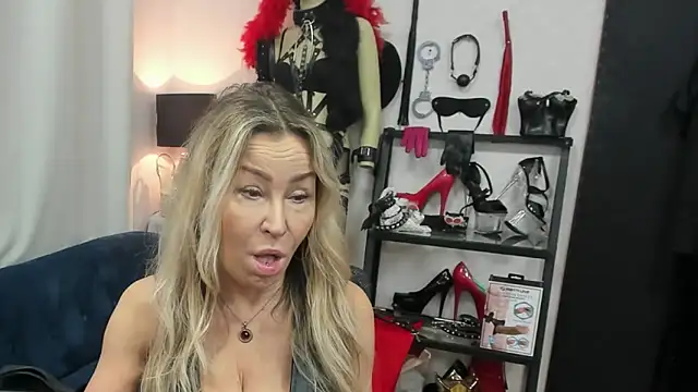 crystaLUX online show from February 23, 5:30 am