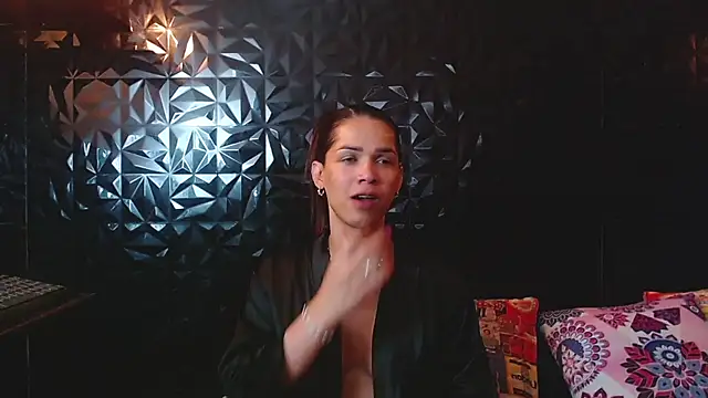 Snapshot of PINK__LOLA1 chatting on October 25, 1:35 am PINK LOLA1 online show from October 25, 1:35 am