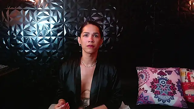 Snapshot of PINK__LOLA1 chatting on October 28, 2:06 am PINK LOLA1 online show from October 28, 2:06 am