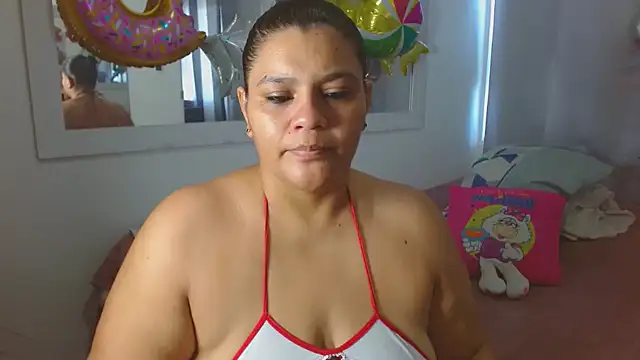 Snapshot of Selenna01 chatting on September 27, 2:13 pm Selenna01 online show from September 27, 2:13 pm