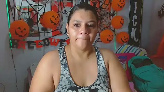 Snapshot of Selenna01 chatting on October 27, 1:06 pm Selenna01 online show from October 27, 1:06 pm