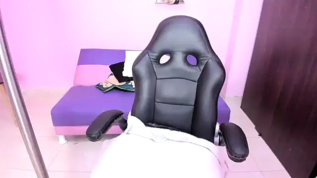 Snapshot of MATURE_WHOR33 chatting on September 27, 2:02 pm MATURE WHOR33 online show from September 27, 2:02 pm