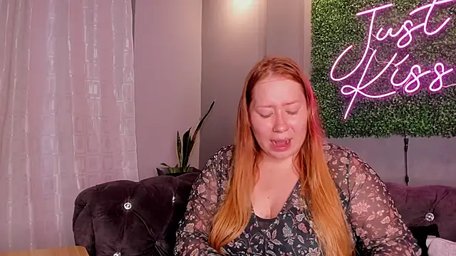 hannamartinn online show from October 9, 3:38 pm