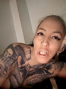 Snapshot of vamporasuccubus19777 chatting on October 12, 11:29 pm vamporasuccubus19777 online show from October 12, 11:29 pm